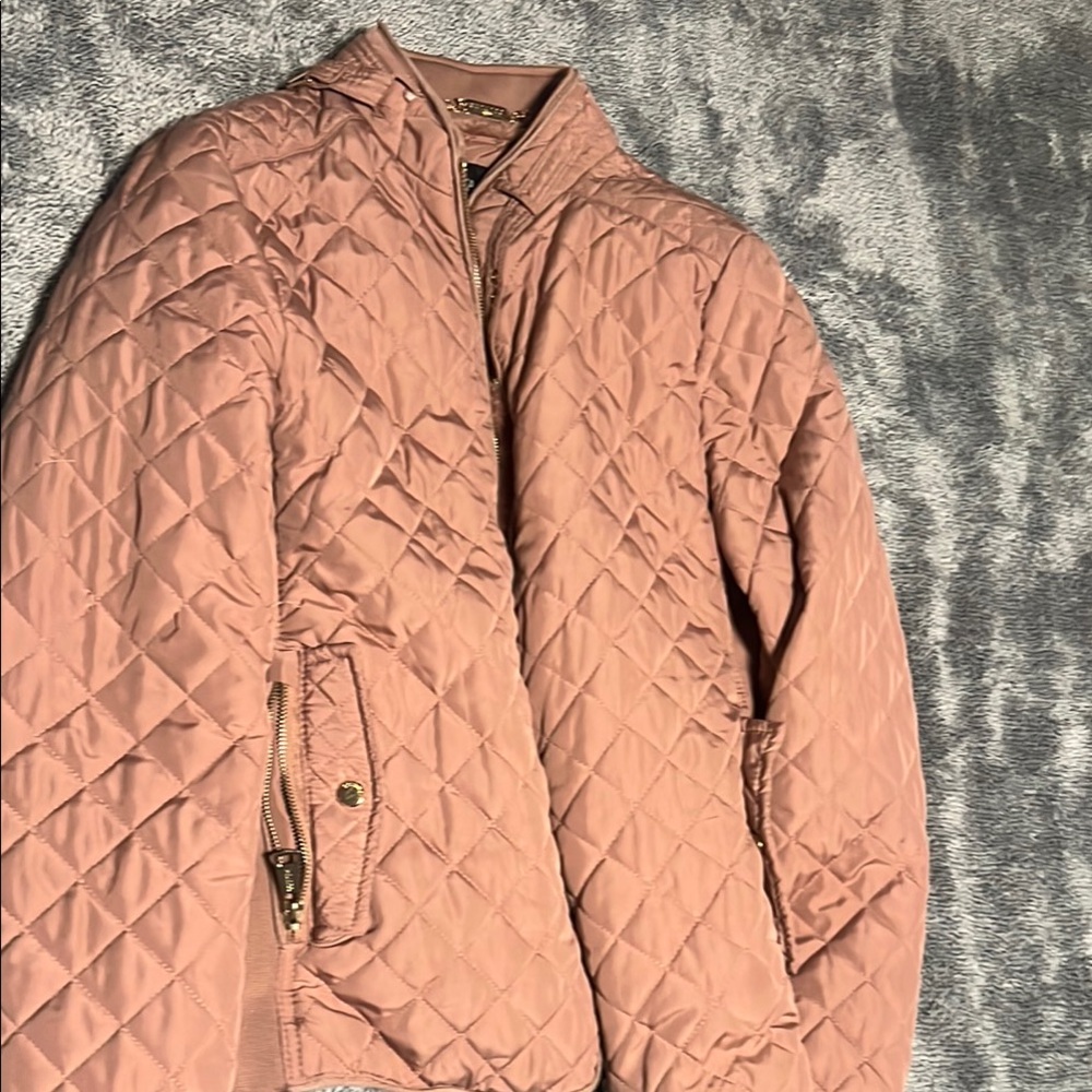 Pink Diamond Quilted Puffer Jacket for Mild Weather